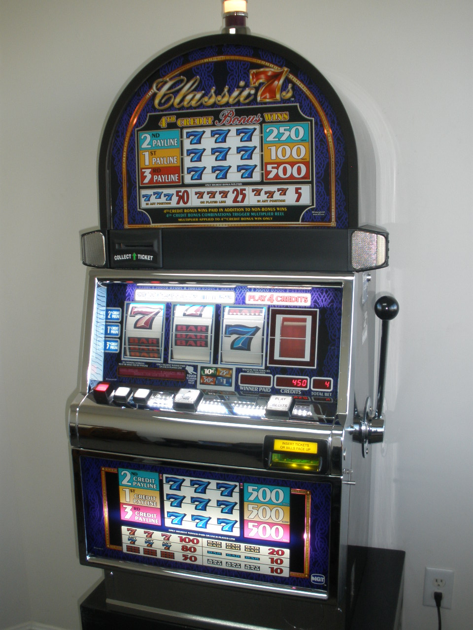 IGT CLASSIC 7's 4th BONUS REEL S2000 ROUND TOP SLOT MACHINE For Sale