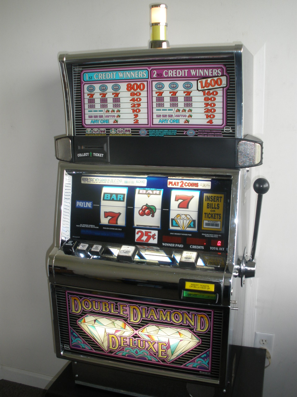 IGT DOUBLE DIAMOND DELUXE S2000 SLOT MACHINE - FLAT TOP For Sale