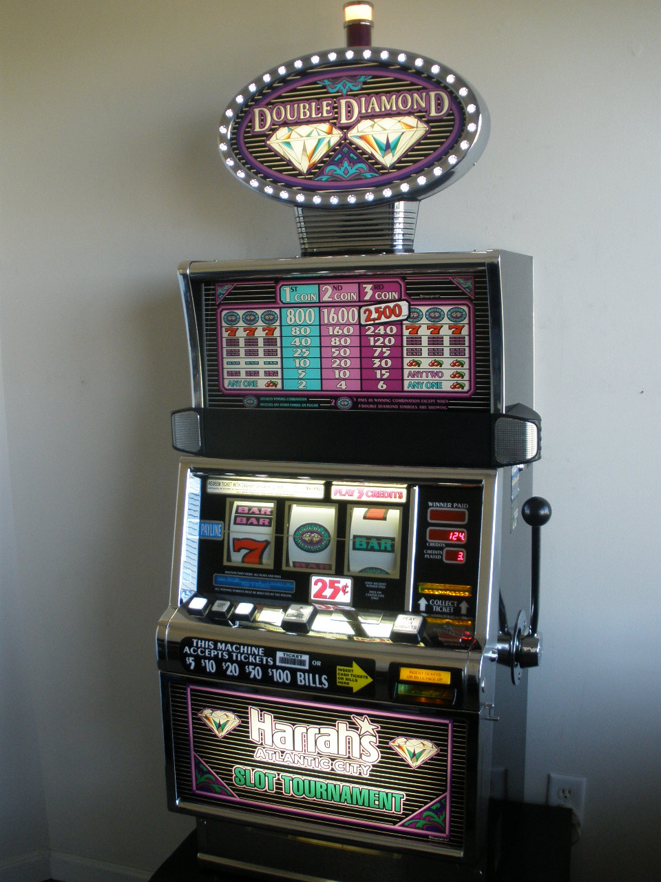 IGT DOUBLE DIAMOND FLAT TOP S2000 SLOT MACHINE with HARRAH'S SLOT  TOURNAMENT BOTTOM and LIGHTED TOPPER For Sale • Gambler's Oasis USA