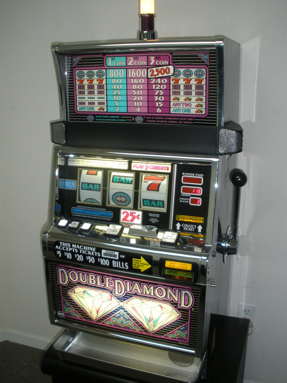 Igt Double Diamond S2000 Slot Machine Quarter Coin Handling Three Of Casino Games Slot Machines