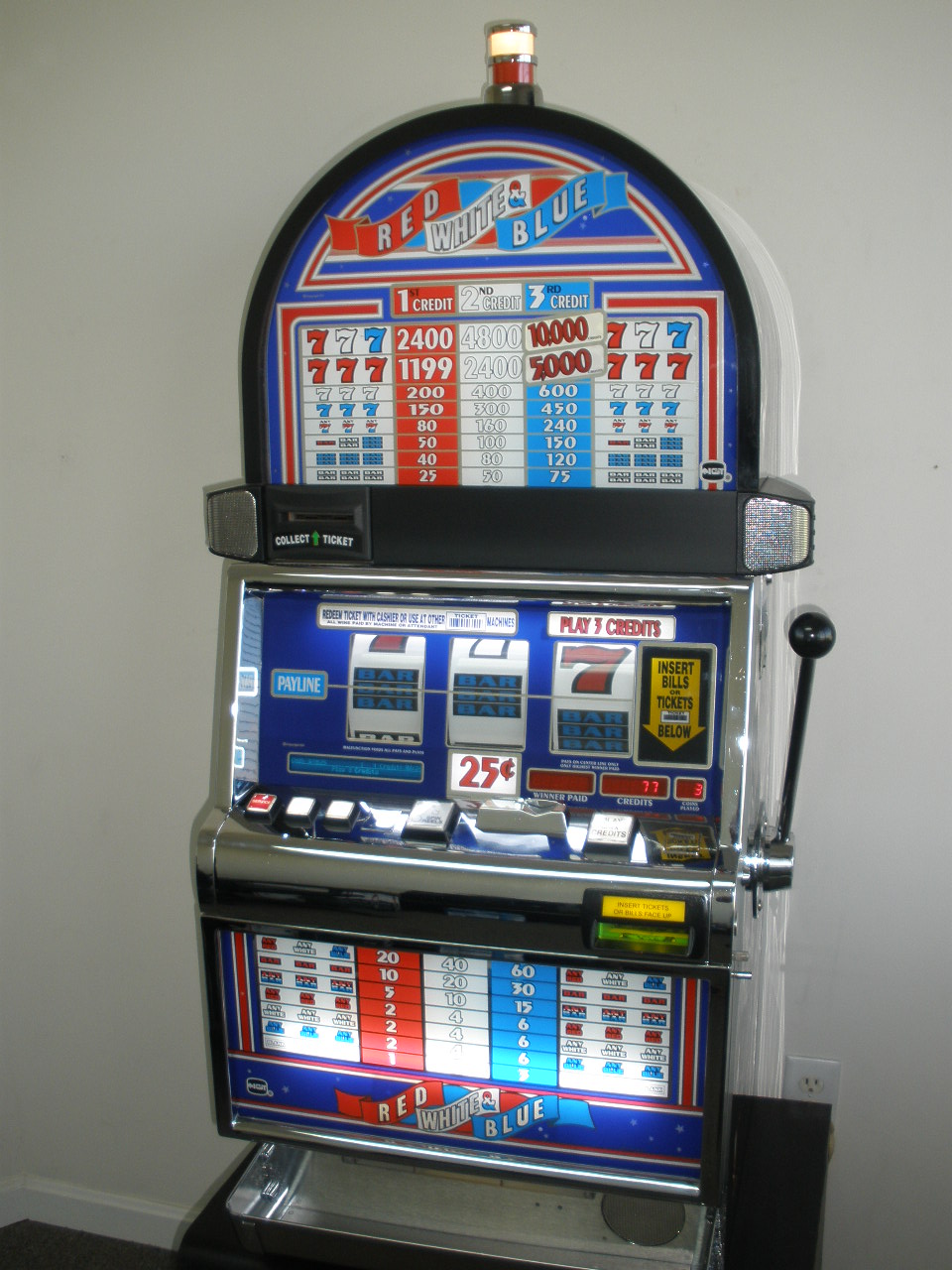 red white and blue 7 slot machines