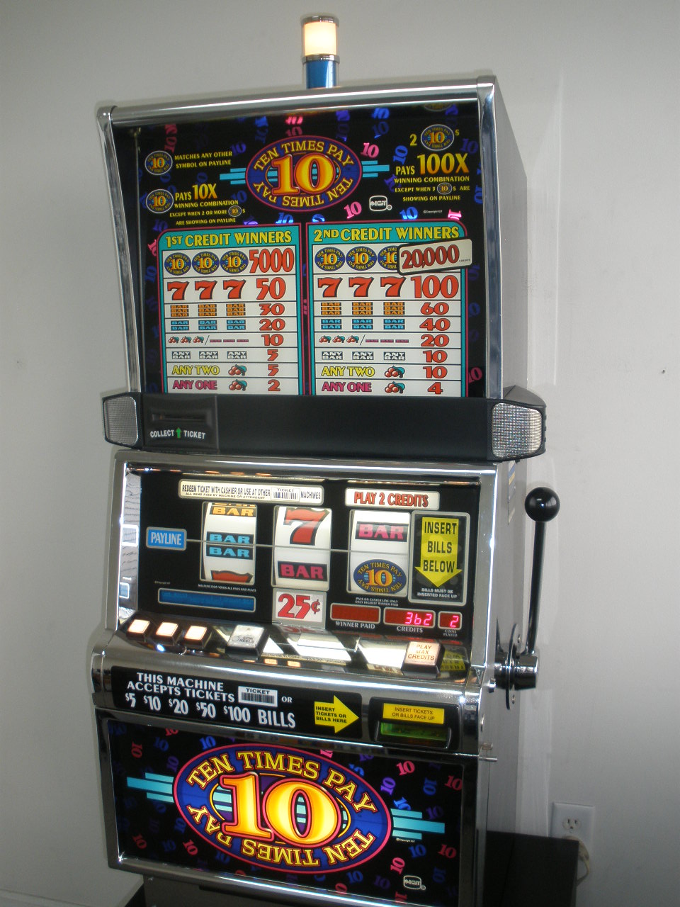 Lightning slot machine