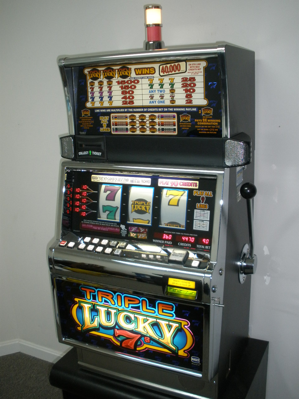 IGT TRIPLE LUCKY SEVENS NINE LINE S2000 SLOT MACHINE For Sale • Gambler