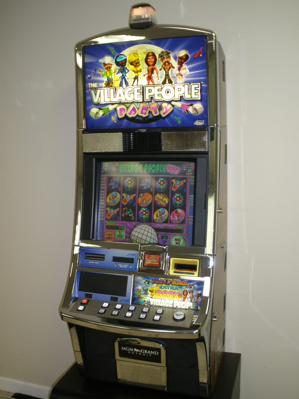 Party Line Slot Machine