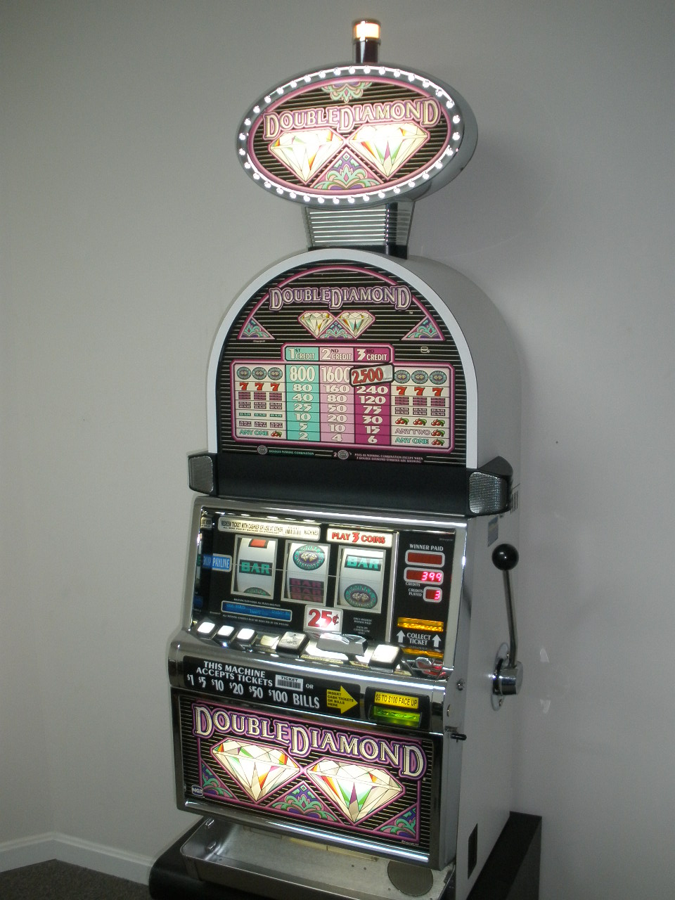 White King Slot Machine