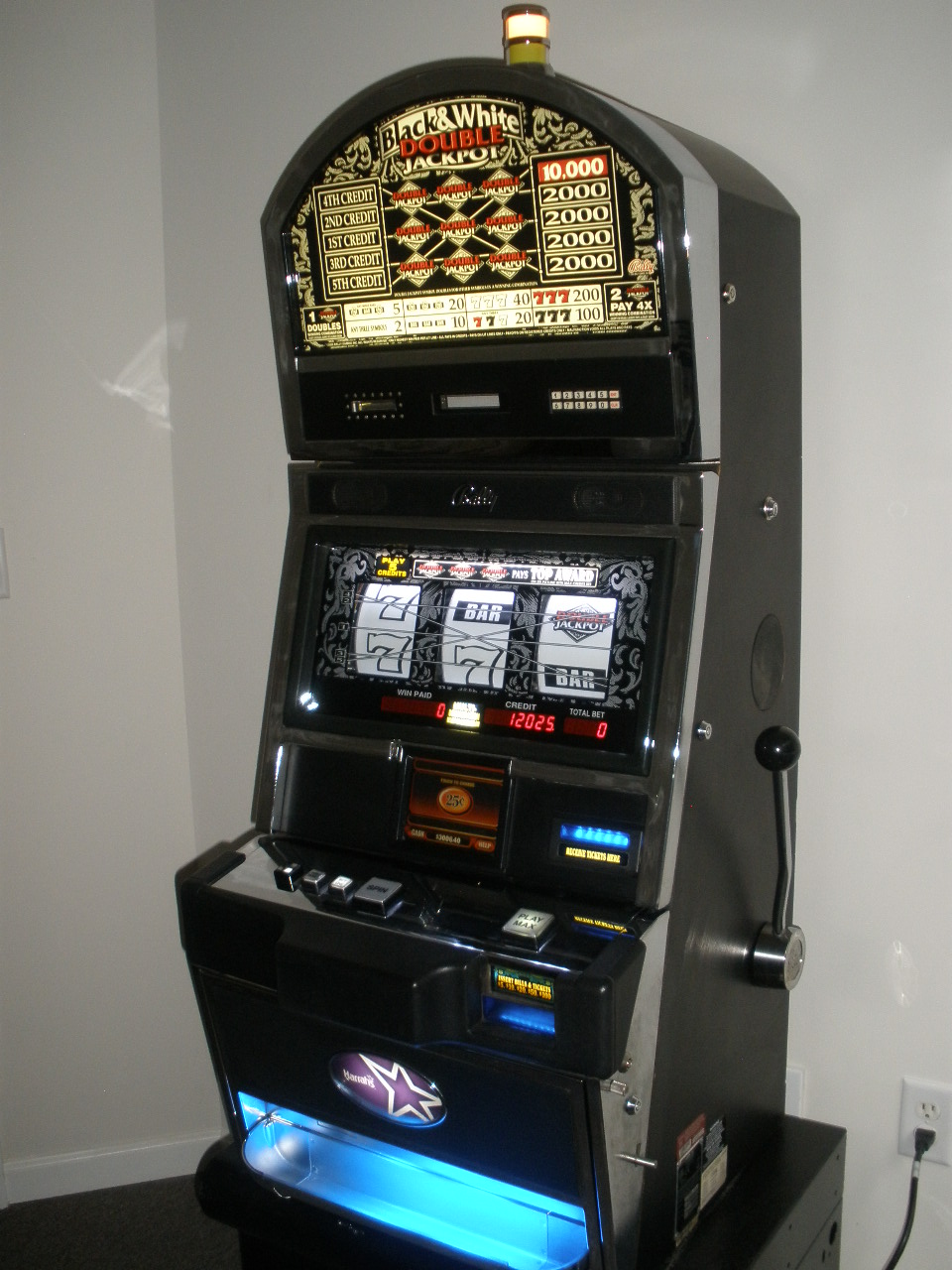 Bally Black & White Double Jackpot Five Line S9000 Slot Machine For ...