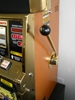 IGT CIGAR S2000 SLOT MACHINE WITH QUARTER COIN HANDLING - 