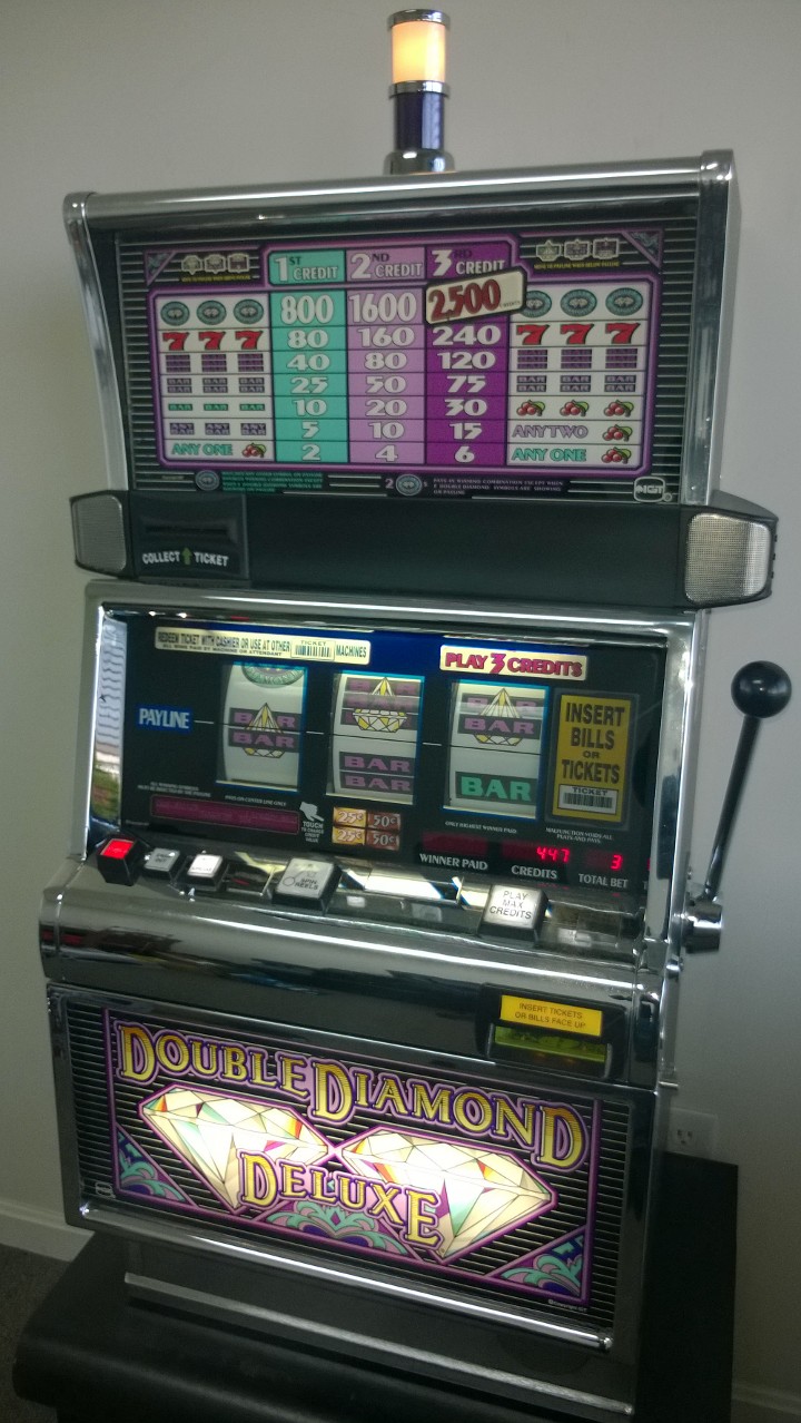 Double Diamonds Slot Machine