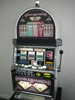 IGT DOUBLE DIAMOND S2000 SLOT MACHINE - QUARTER COIN HANDLING - THREE COIN (ROUND TOP) - 