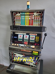 IGT HAYWIRE S2000 SLOT MACHINE WITH QUARTER COIN HANDLING 