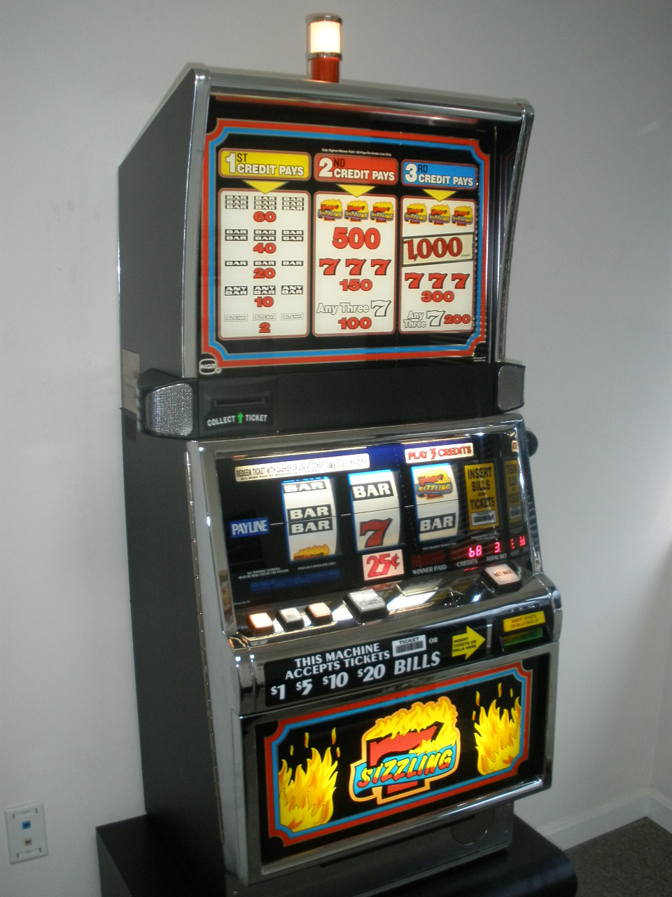 IGT SIZZLING 7s S2000 SLOT MACHINE - CASINO TOP For Sale • Gambler's Oasis USA