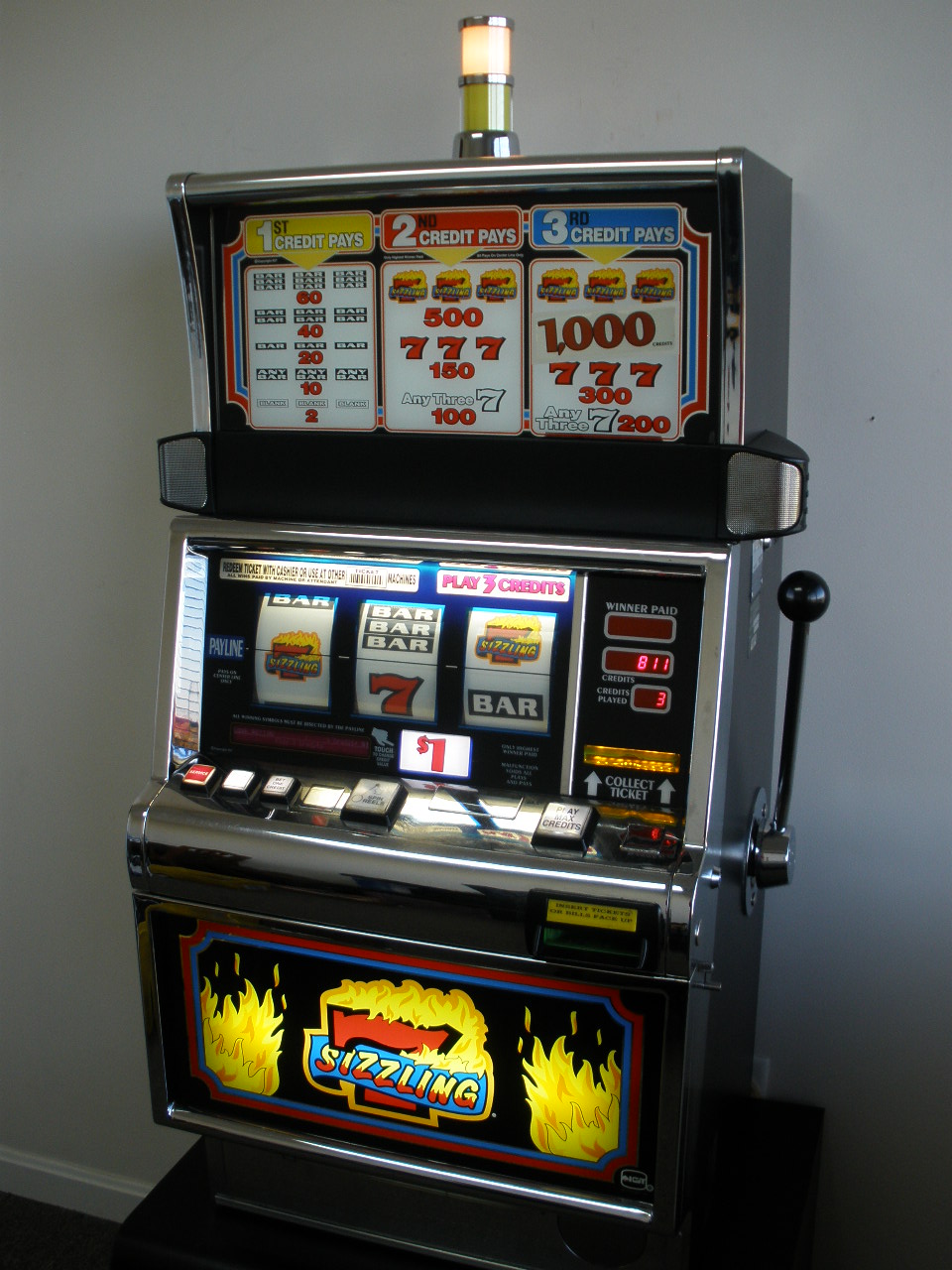 Игровой автомат золотая семерка. Игровой автомат казино. Семерки игровые автоматы. Автомат три семерки. Игровой автомат 3 семерки.