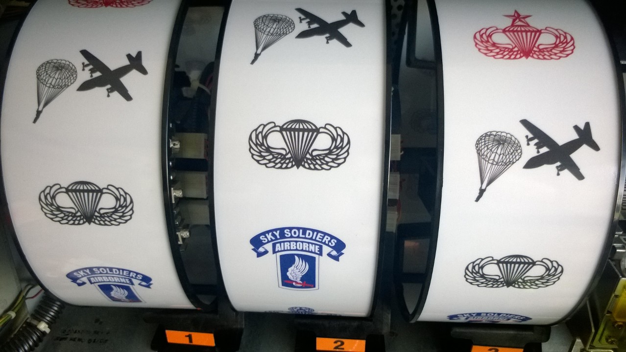 IGT SKY SOLDIERS AIRBORNE CUSTOM S2000 SLOT MACHINE - 